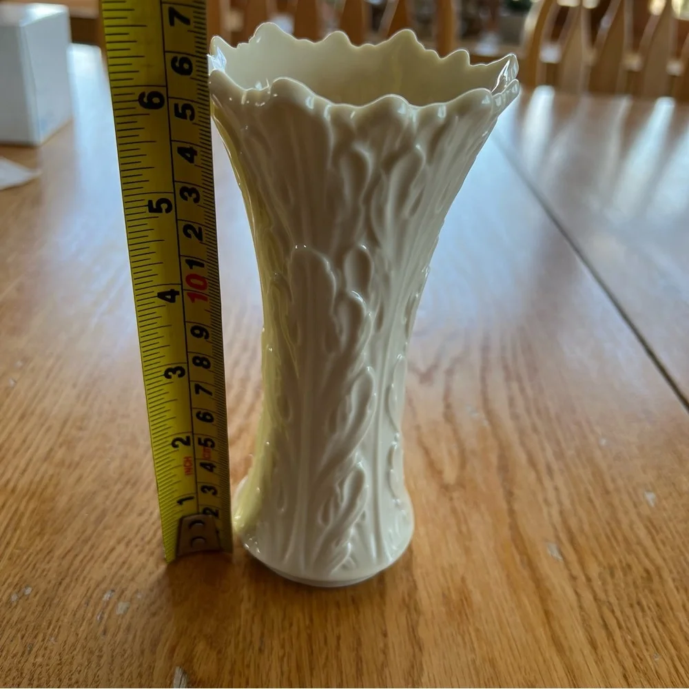 Vintage Lenox Woodland Collection Cream Vase Embossed Acanthus Leaves